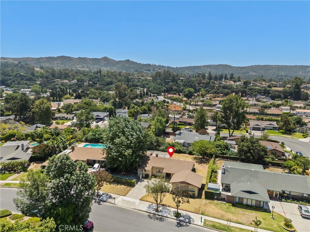 3412 N San Joaquin