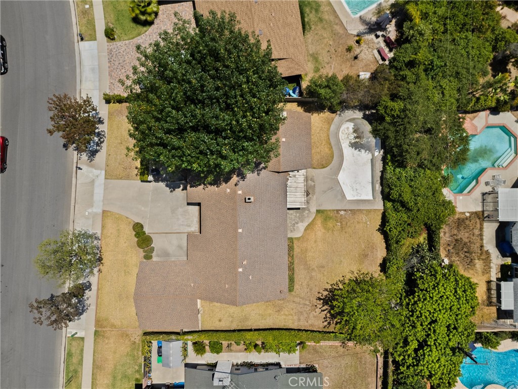 3412 N San Joaquin