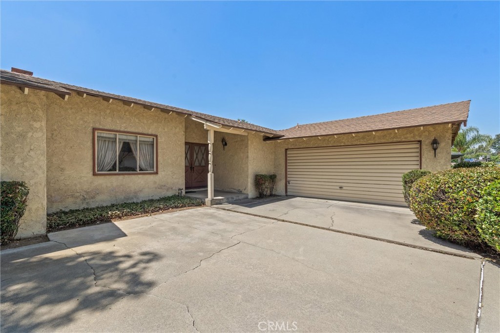 3412 N San Joaquin
