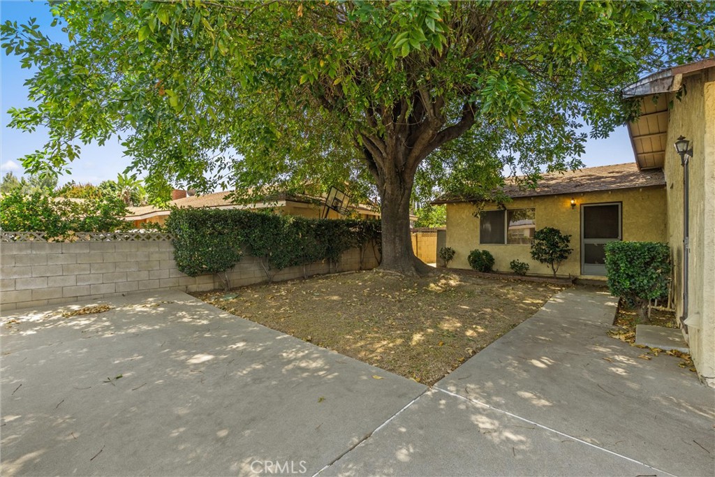 3412 N San Joaquin