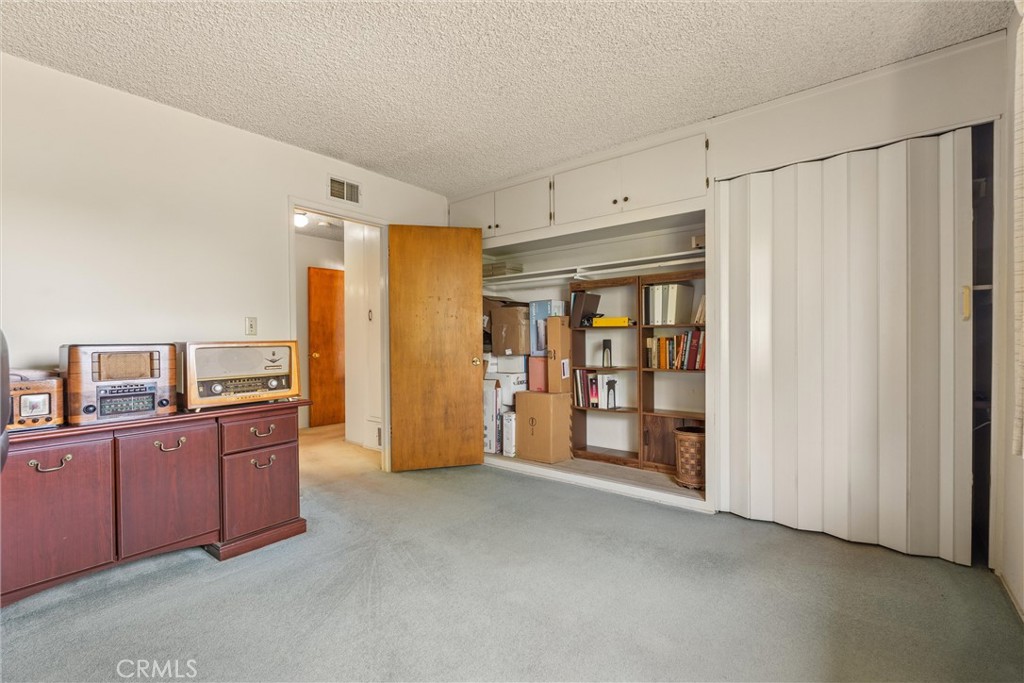 3412 N San Joaquin