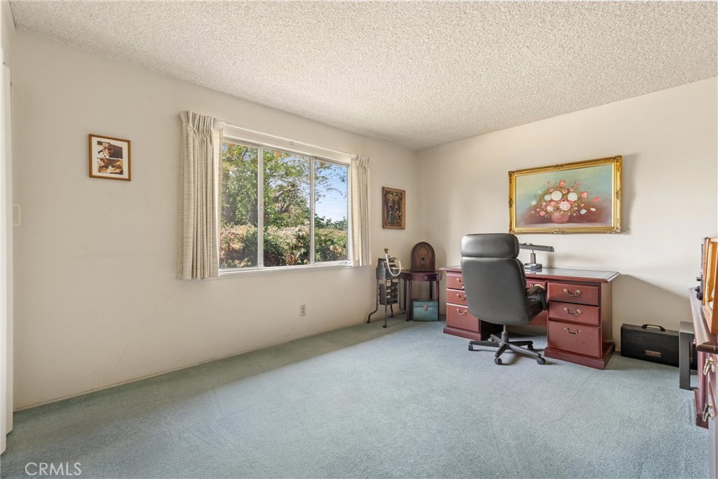 3412 N San Joaquin
