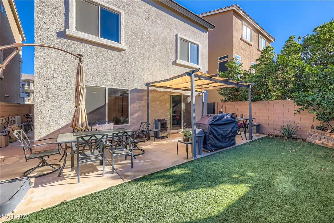 9841 Fox Estate Street