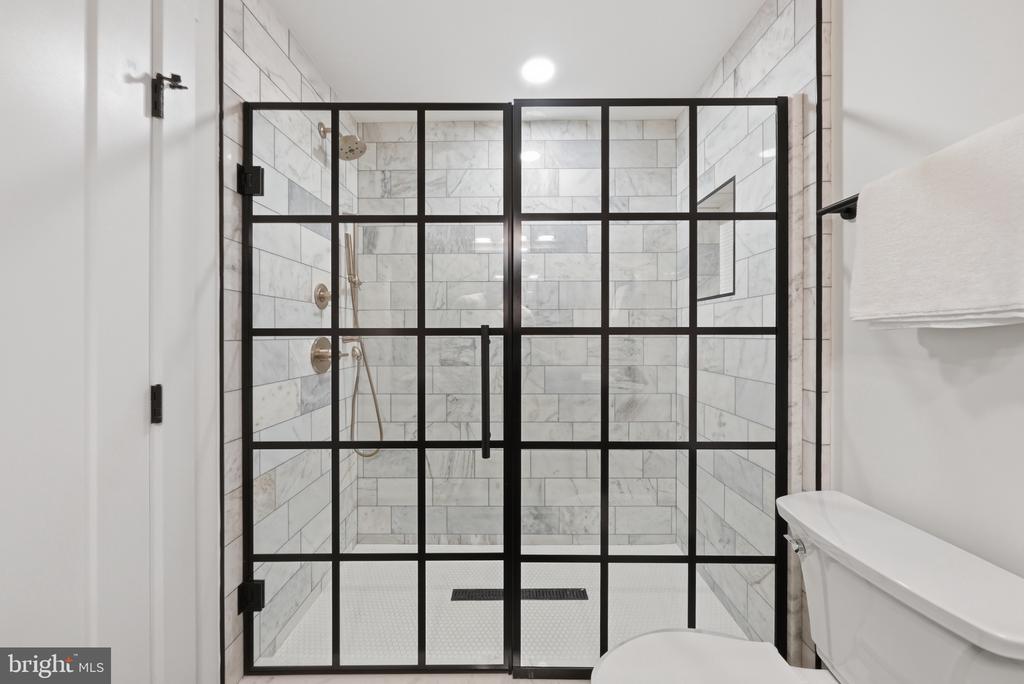 6914 WILLOW STREET NW Unit: 3