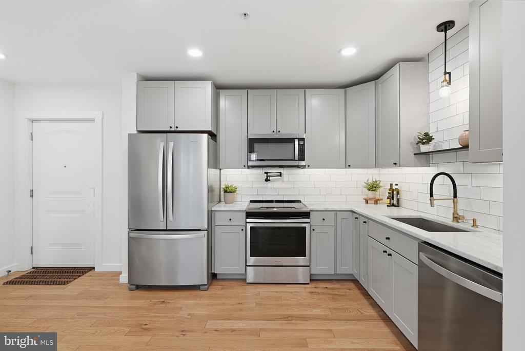 6914 WILLOW STREET NW Unit: 3