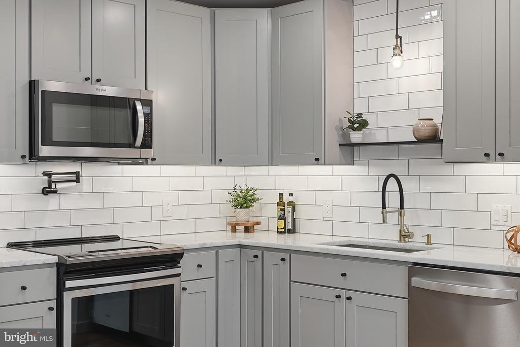 6914 WILLOW STREET NW Unit: 3