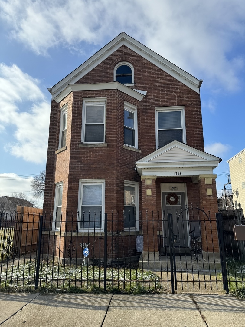 1352 S Komensky Avenue