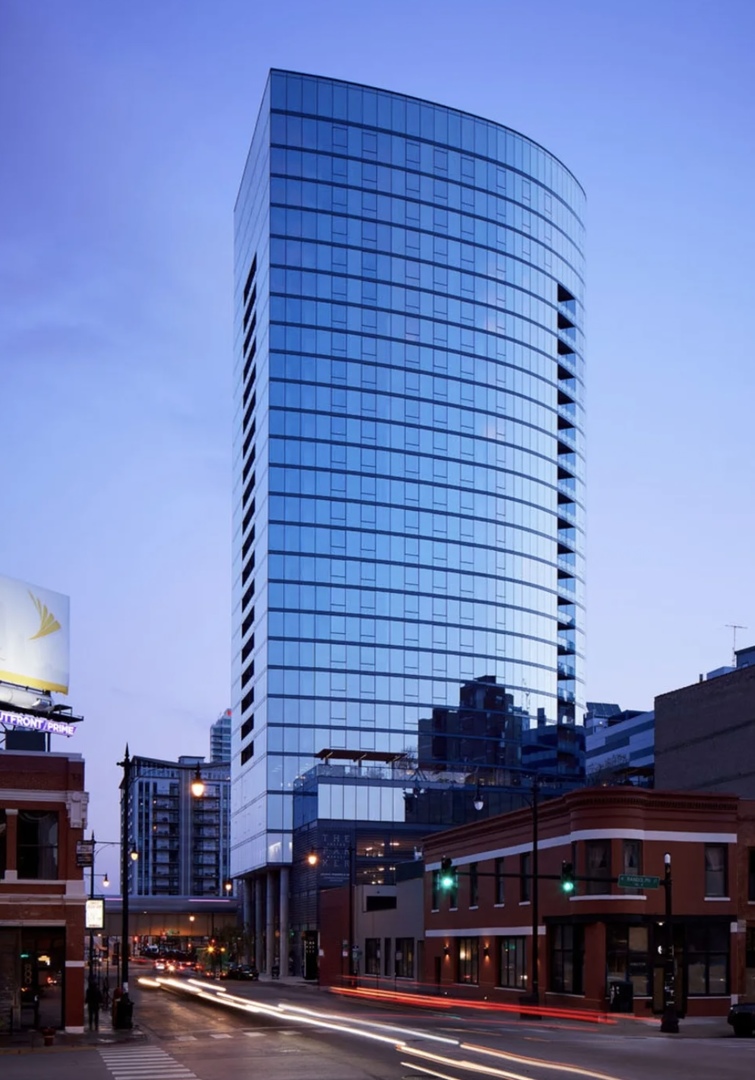 730 W Couch Place Unit: 605