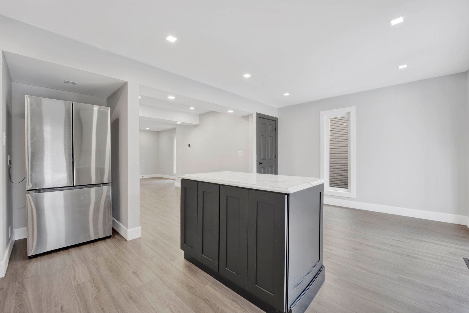 4649 N Kenmore Avenue Unit: A