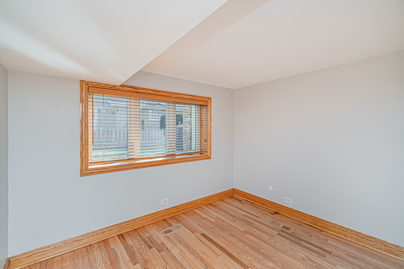 12243 S Nagle Avenue