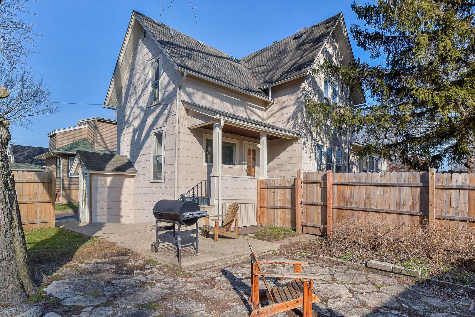 1114 Hill Avenue