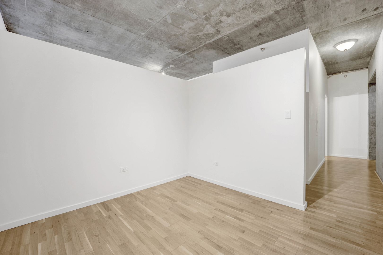321 S Sangamon Street Unit: 303