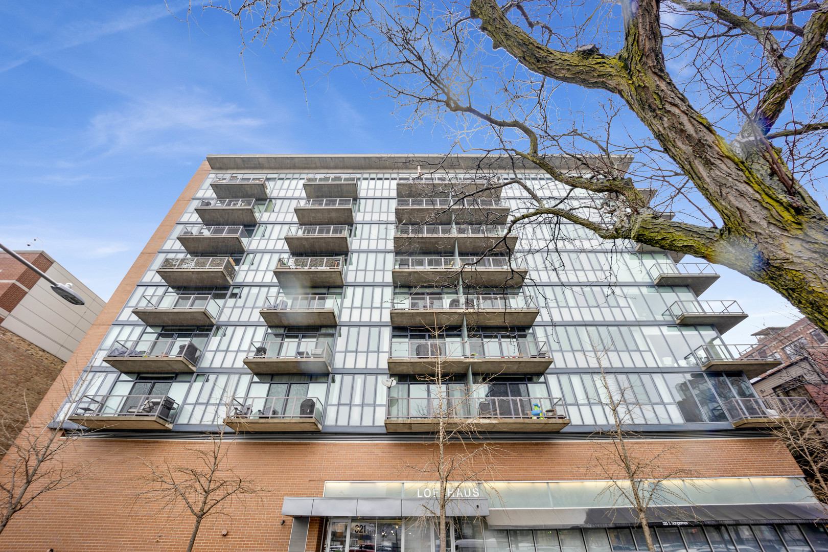 321 S Sangamon Street Unit: 303