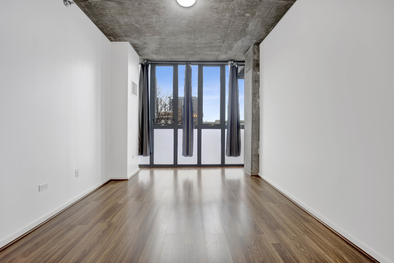 321 S Sangamon Street Unit: 303