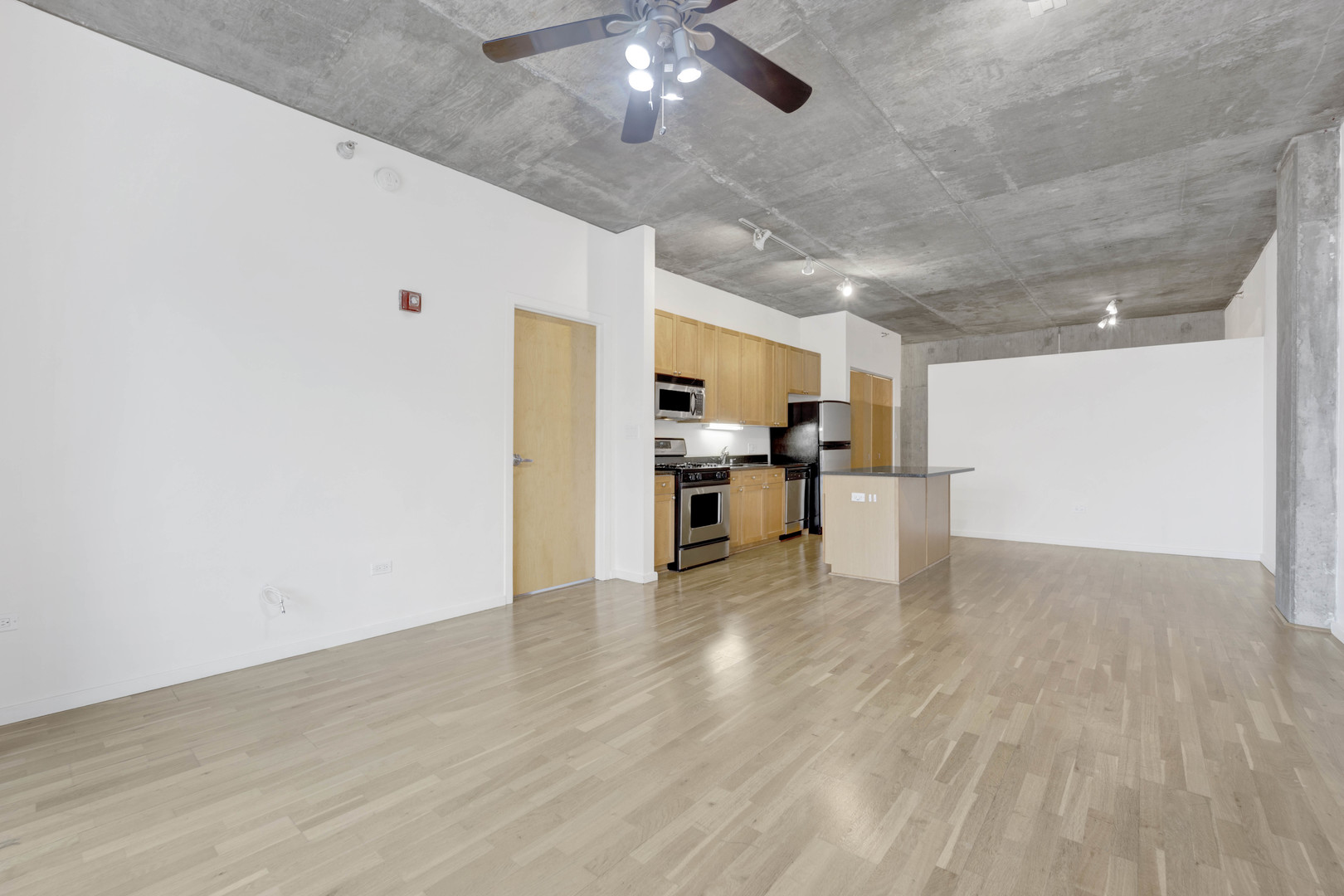 321 S Sangamon Street Unit: 303