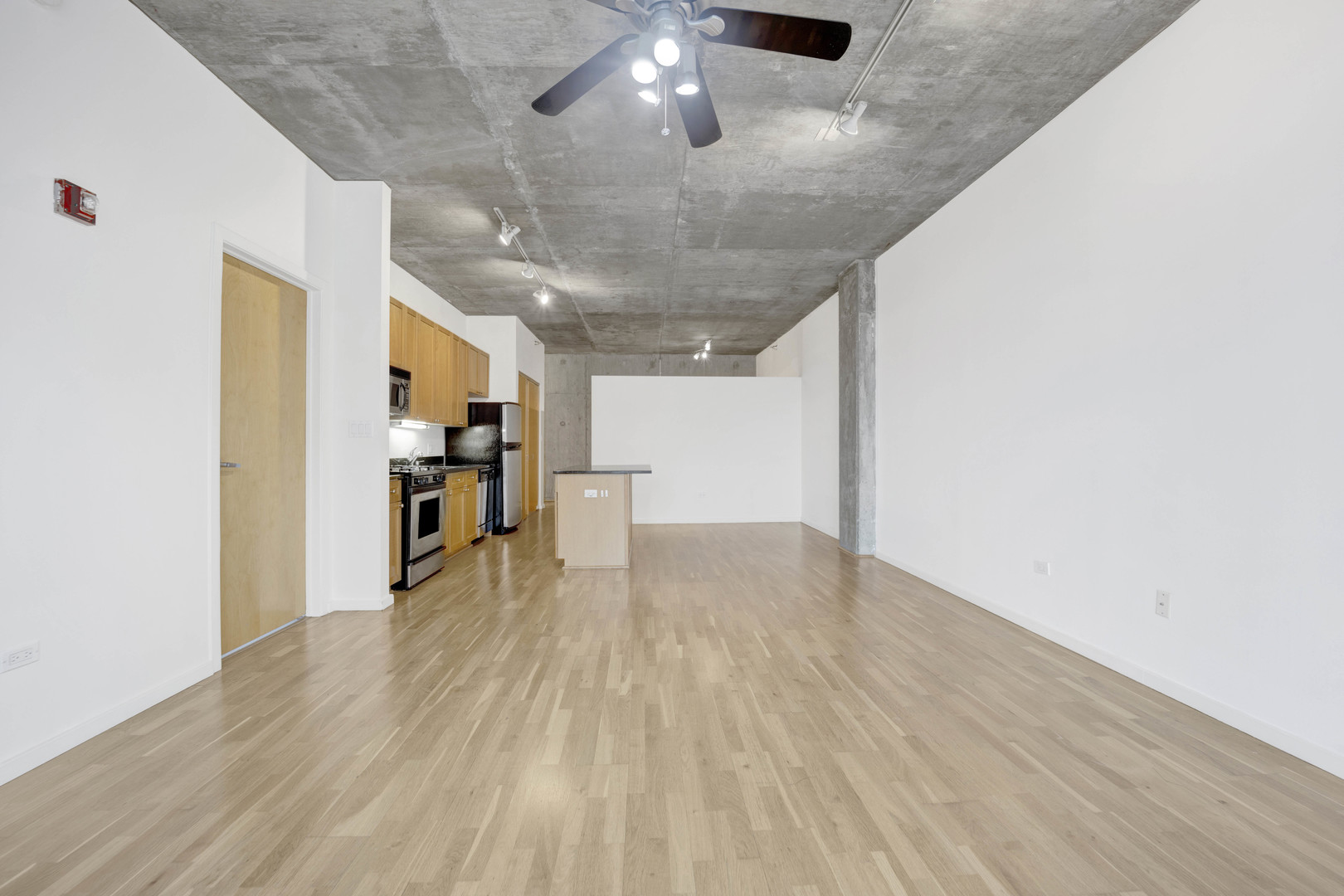 321 S Sangamon Street Unit: 303