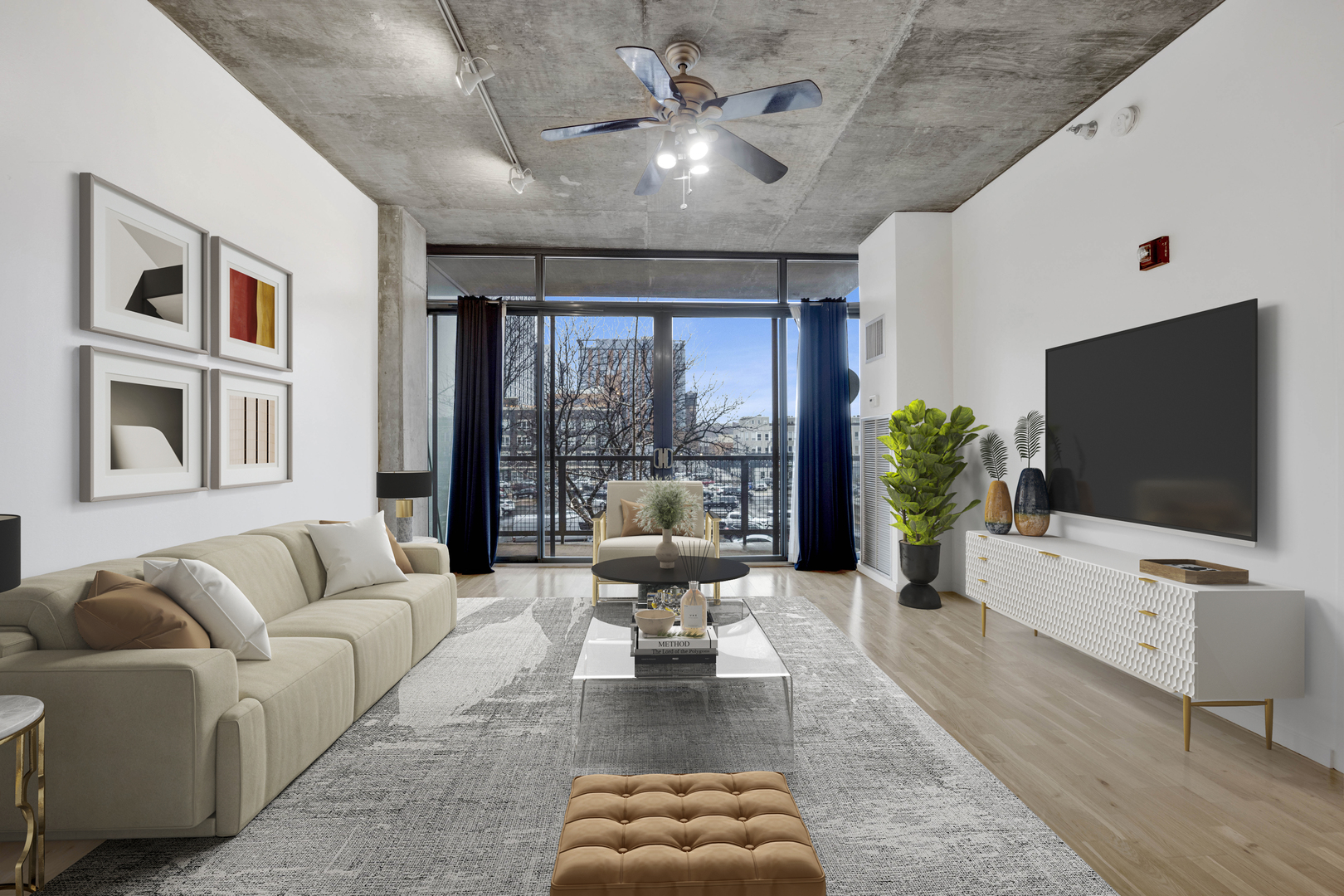 321 S Sangamon Street Unit: 303