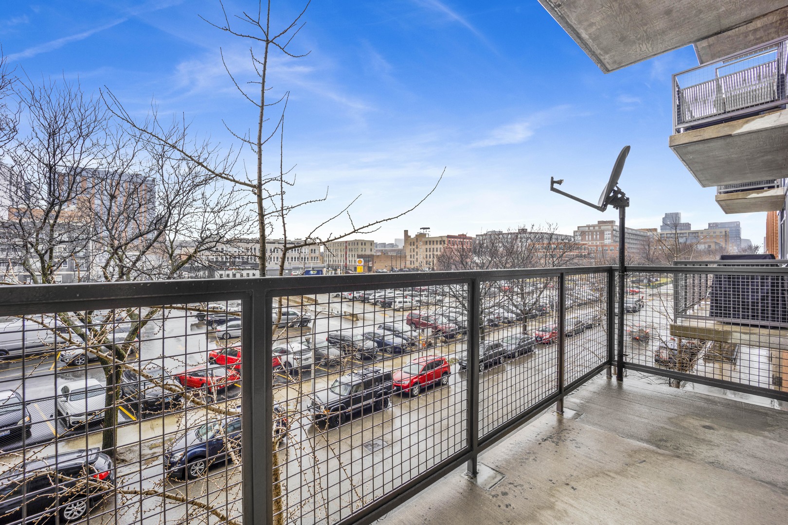 321 S Sangamon Street Unit: 303
