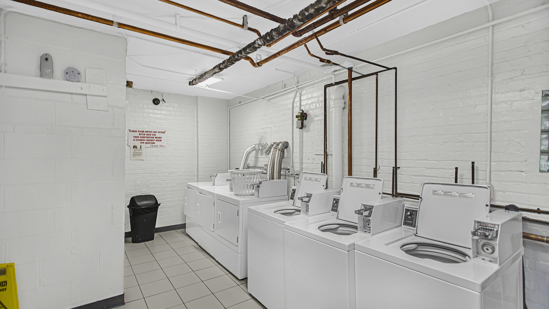 426 W Barry Avenue Unit: 511