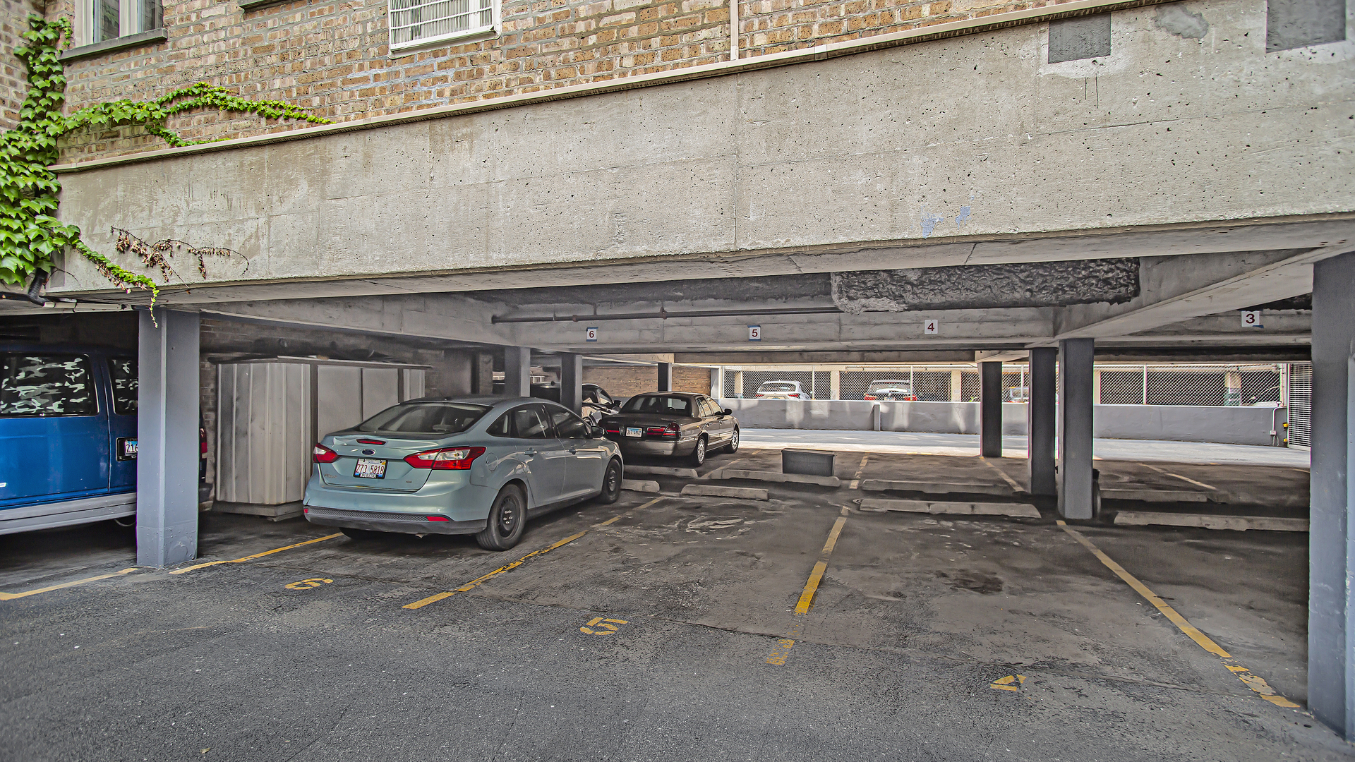 426 W Barry Avenue Unit: 511