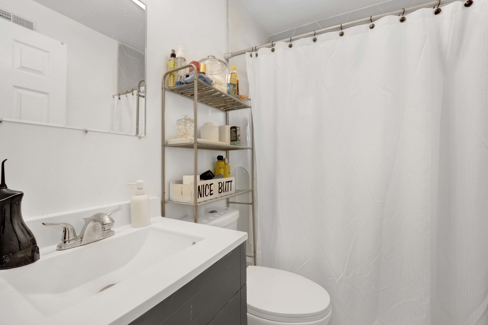 2337 S Sacramento Avenue Unit: 2