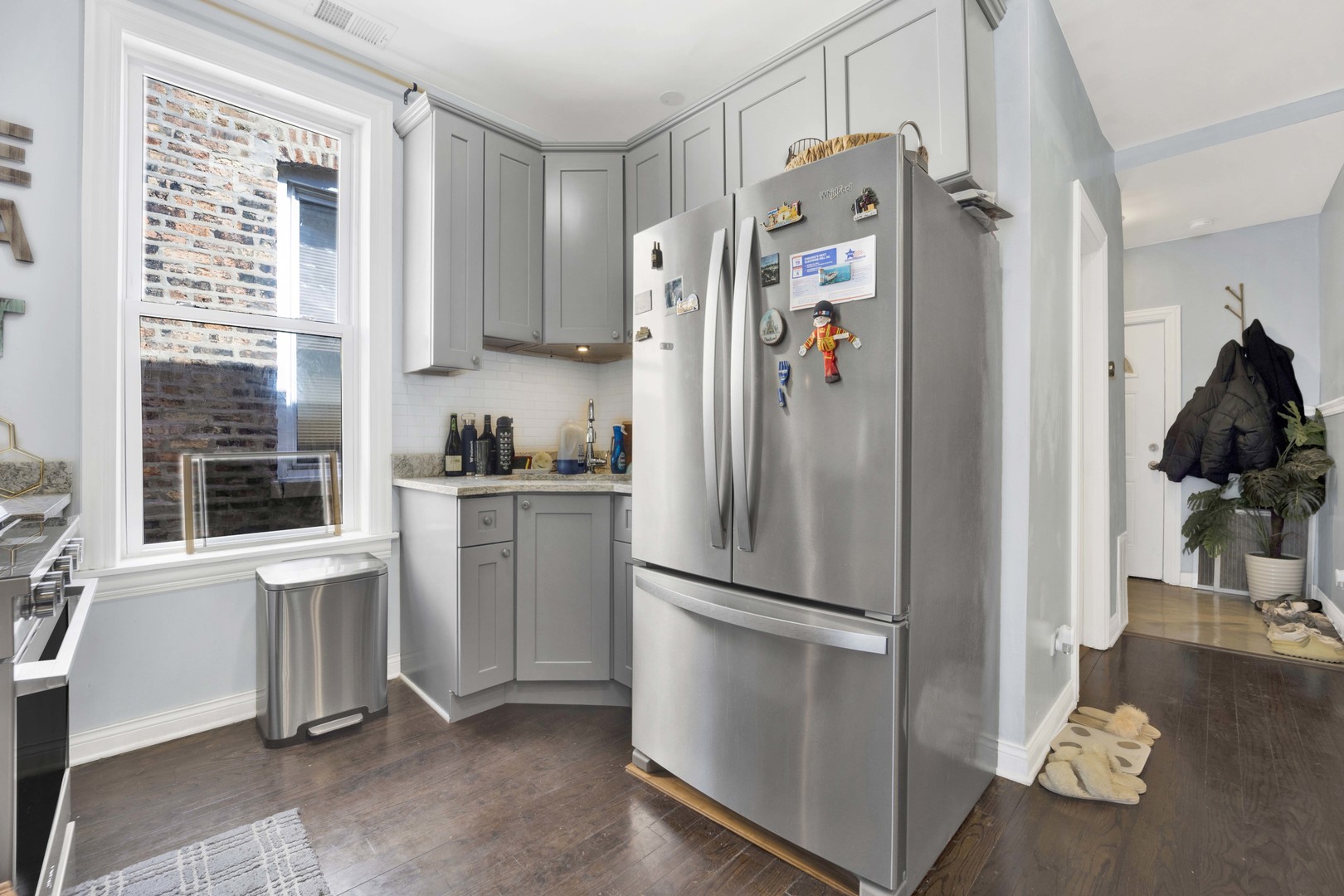 2337 S Sacramento Avenue Unit: 2