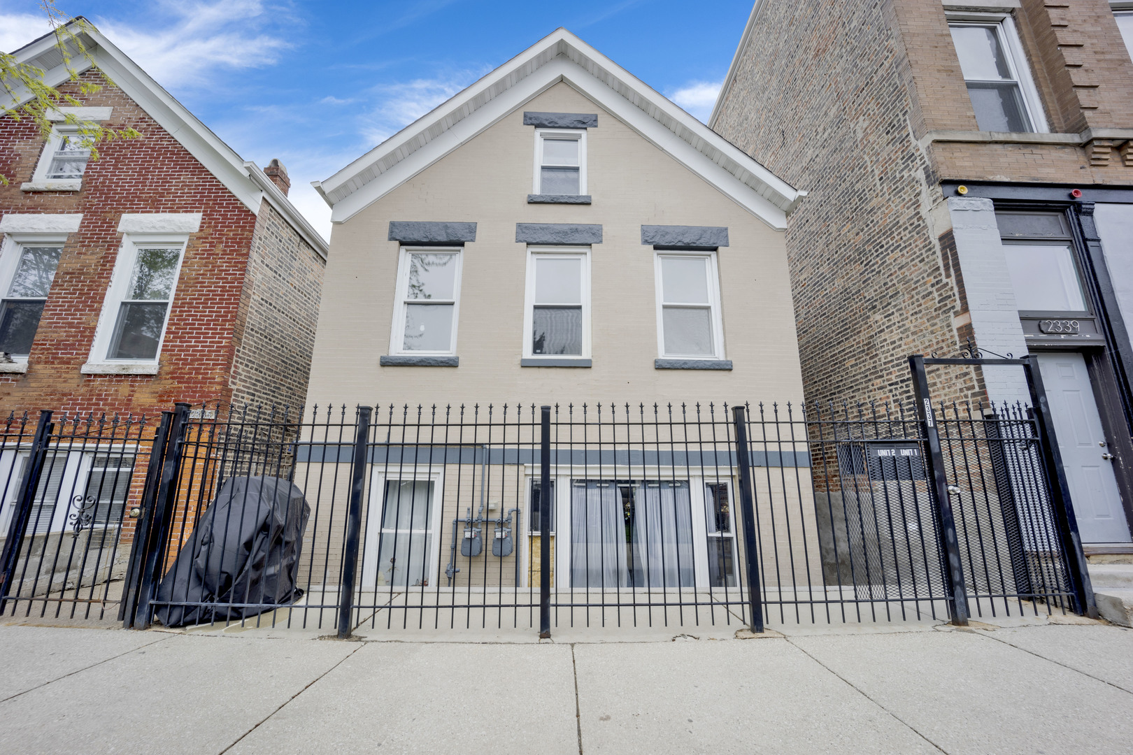 2337 S Sacramento Avenue Unit: 2