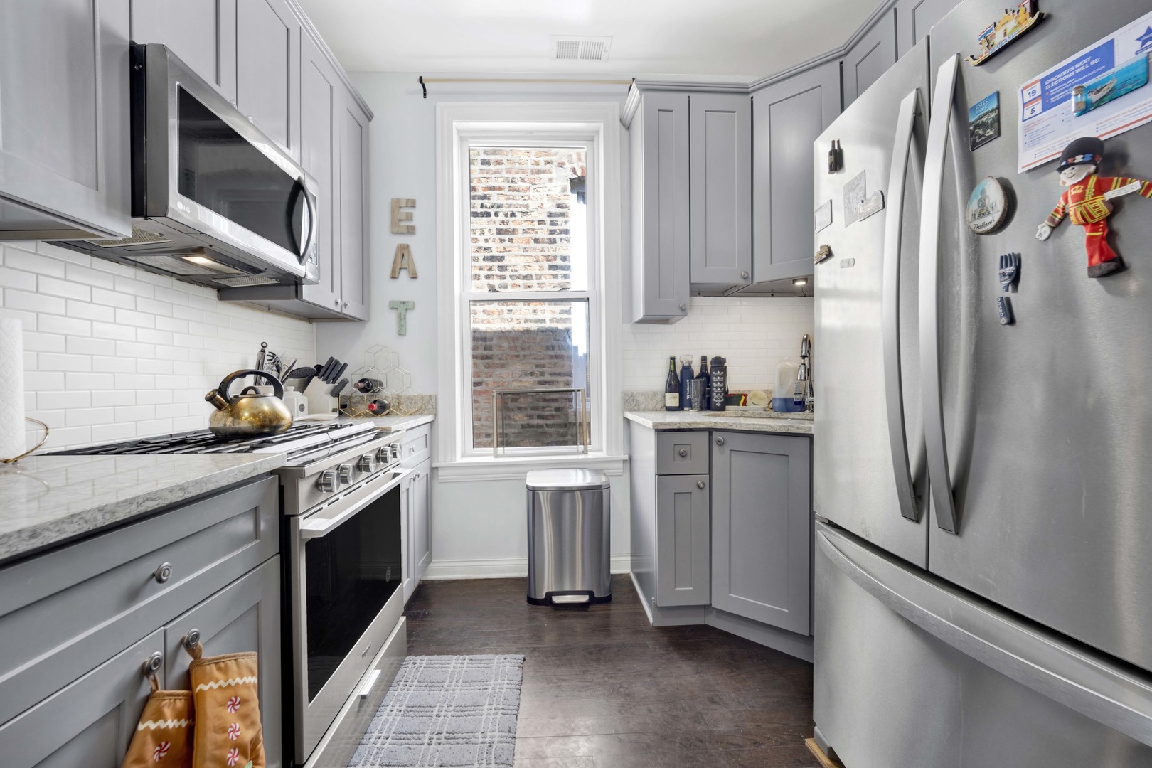 2337 S Sacramento Avenue Unit: 2