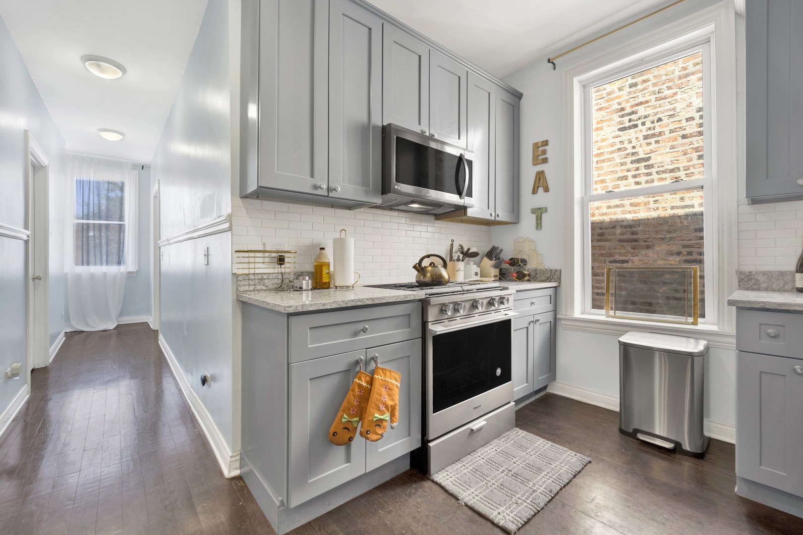 2337 S Sacramento Avenue Unit: 2