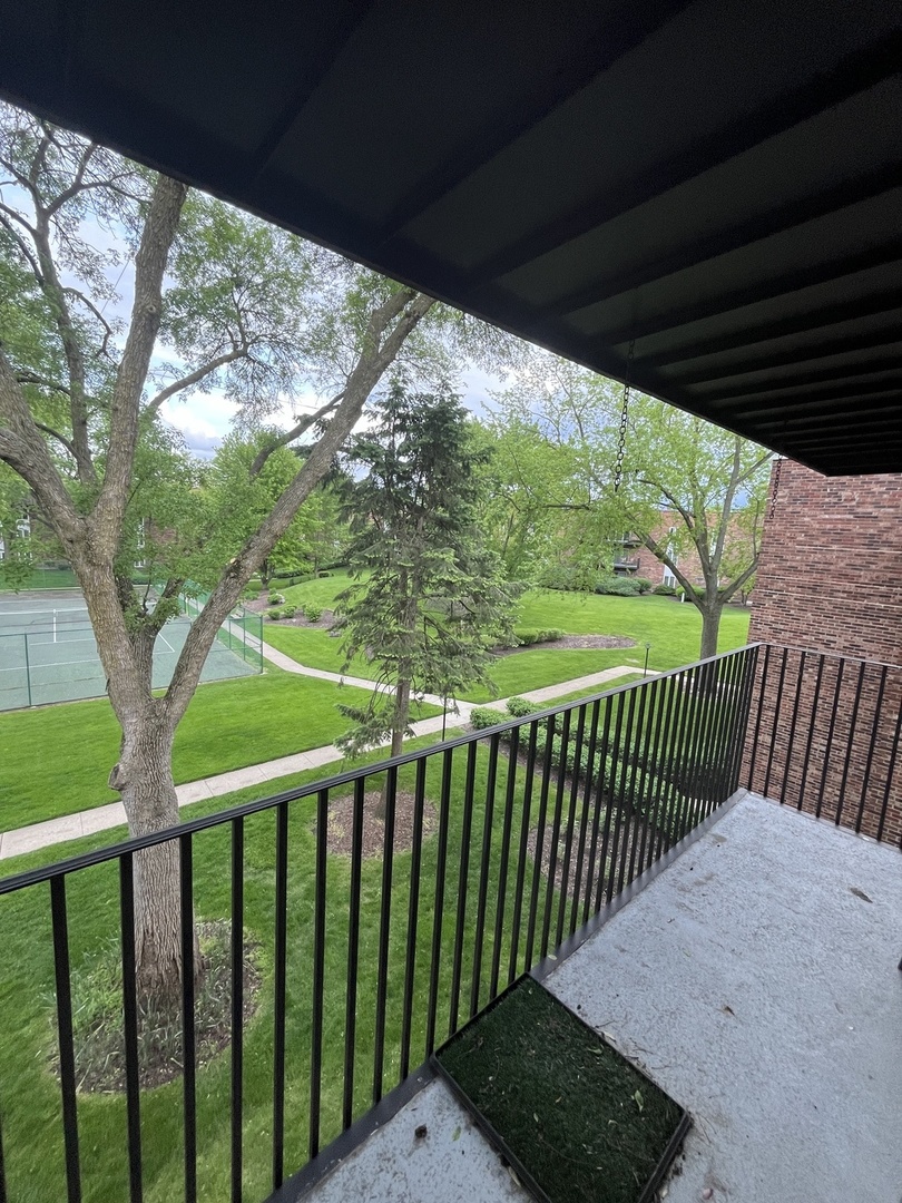 1053 W Ogden Avenue Unit: 339