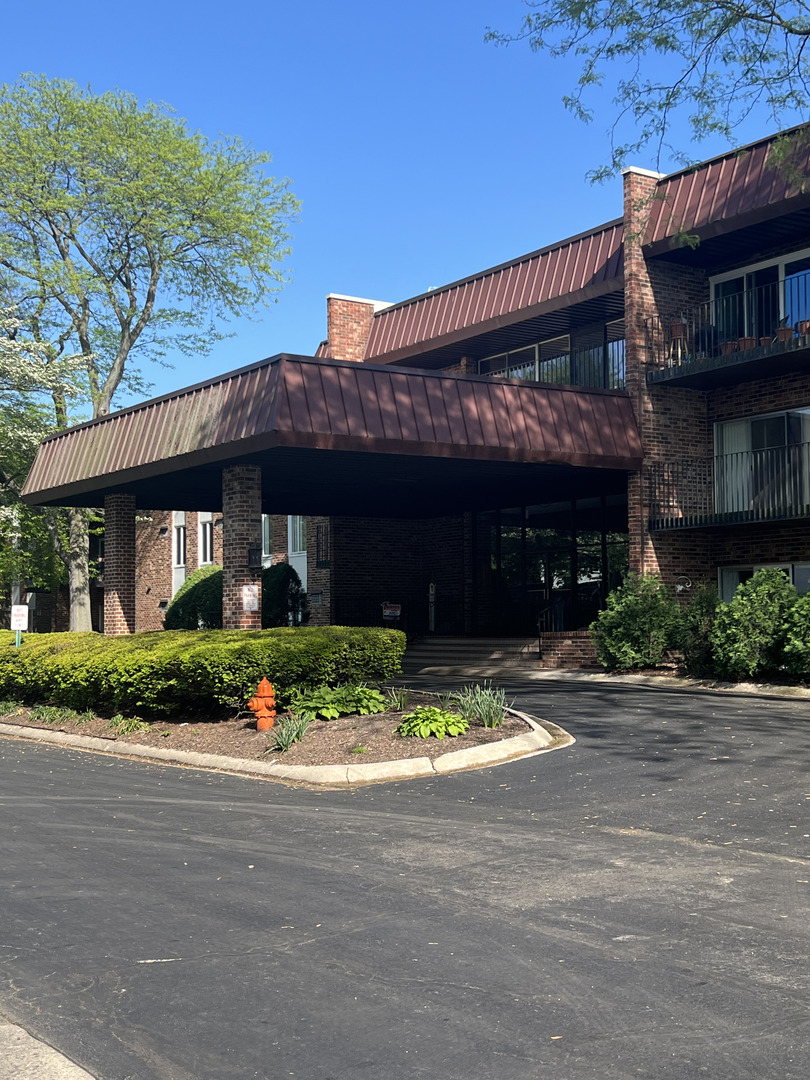 1053 W Ogden Avenue Unit: 339