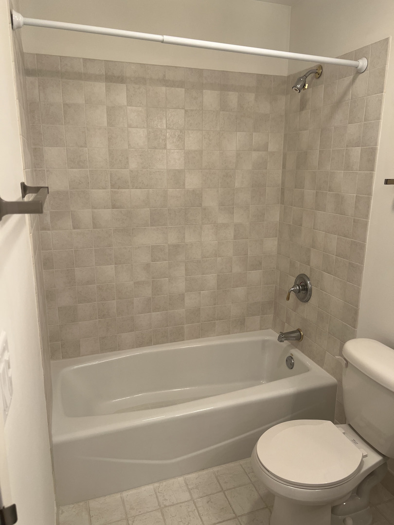 1053 W Ogden Avenue Unit: 339
