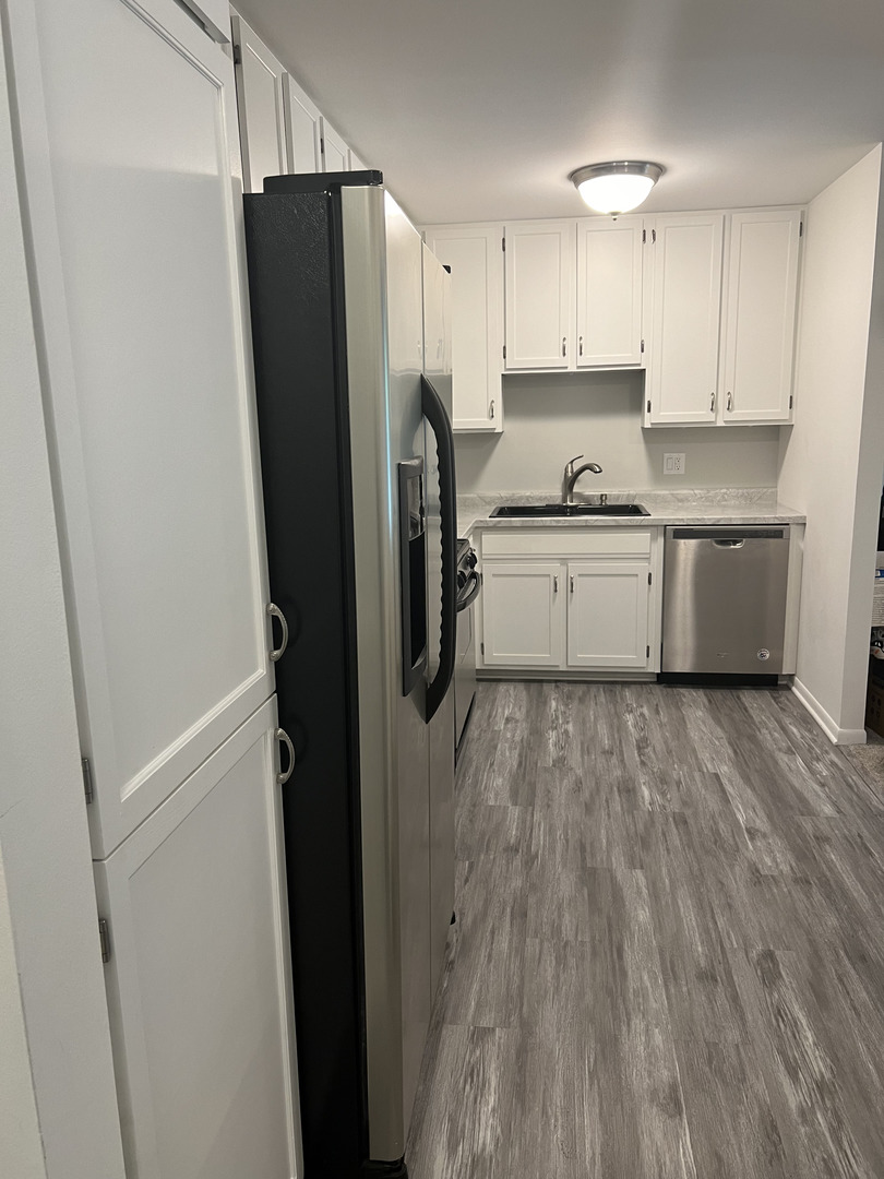 1053 W Ogden Avenue Unit: 339