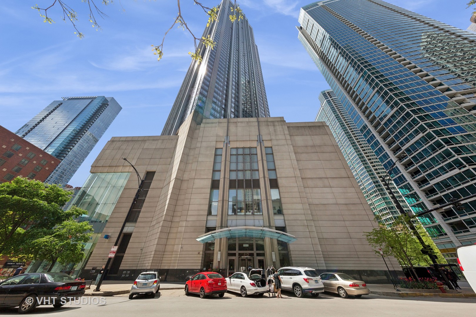 512 N MCCLURG Court Unit: 607