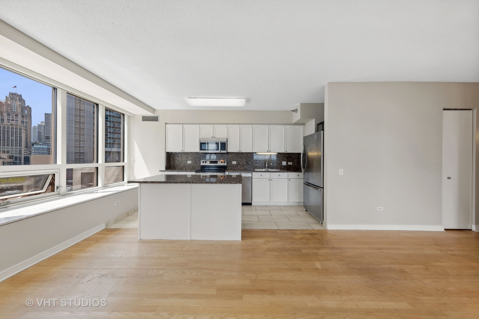 512 N MCCLURG Court Unit: 607