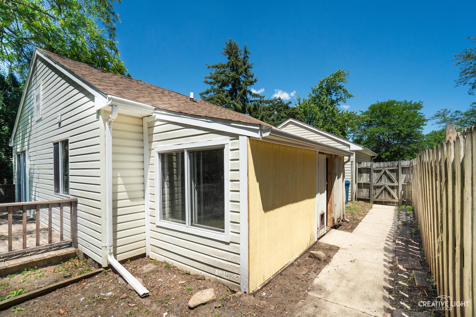 2451 HEDGE ROW Drive
