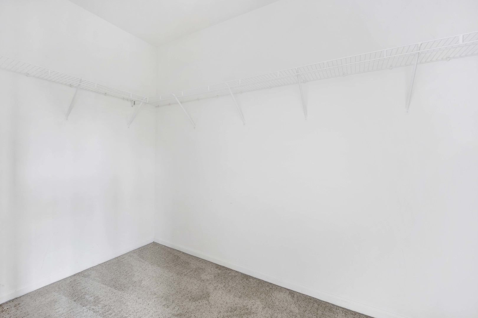 1502 SHAGBARK Drive Unit: 1502