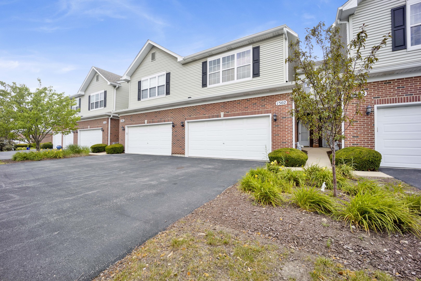 1502 SHAGBARK Drive Unit: 1502