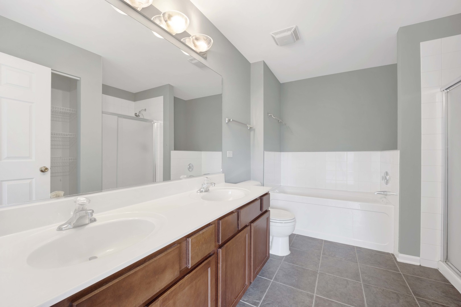 1502 SHAGBARK Drive Unit: 1502