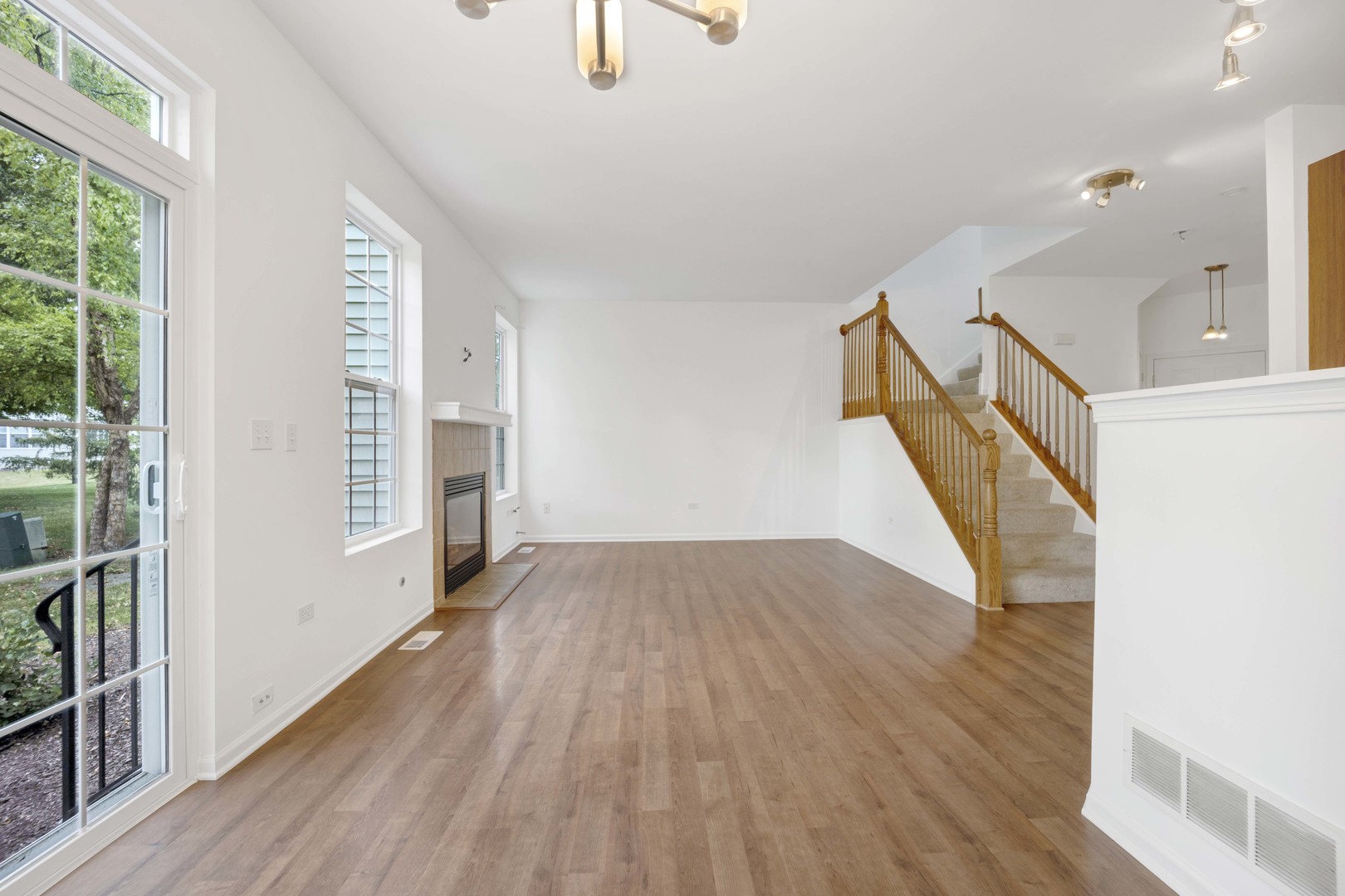 1502 SHAGBARK Drive Unit: 1502