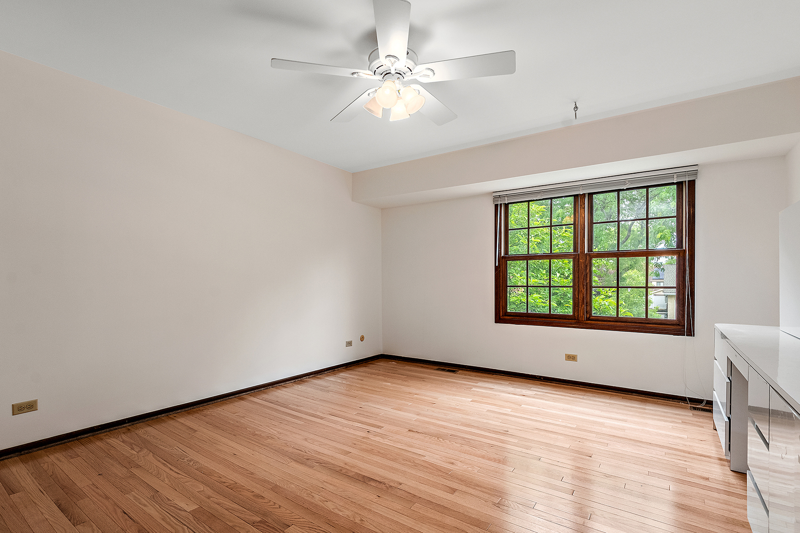 3018 Bonnie Brae Crescent