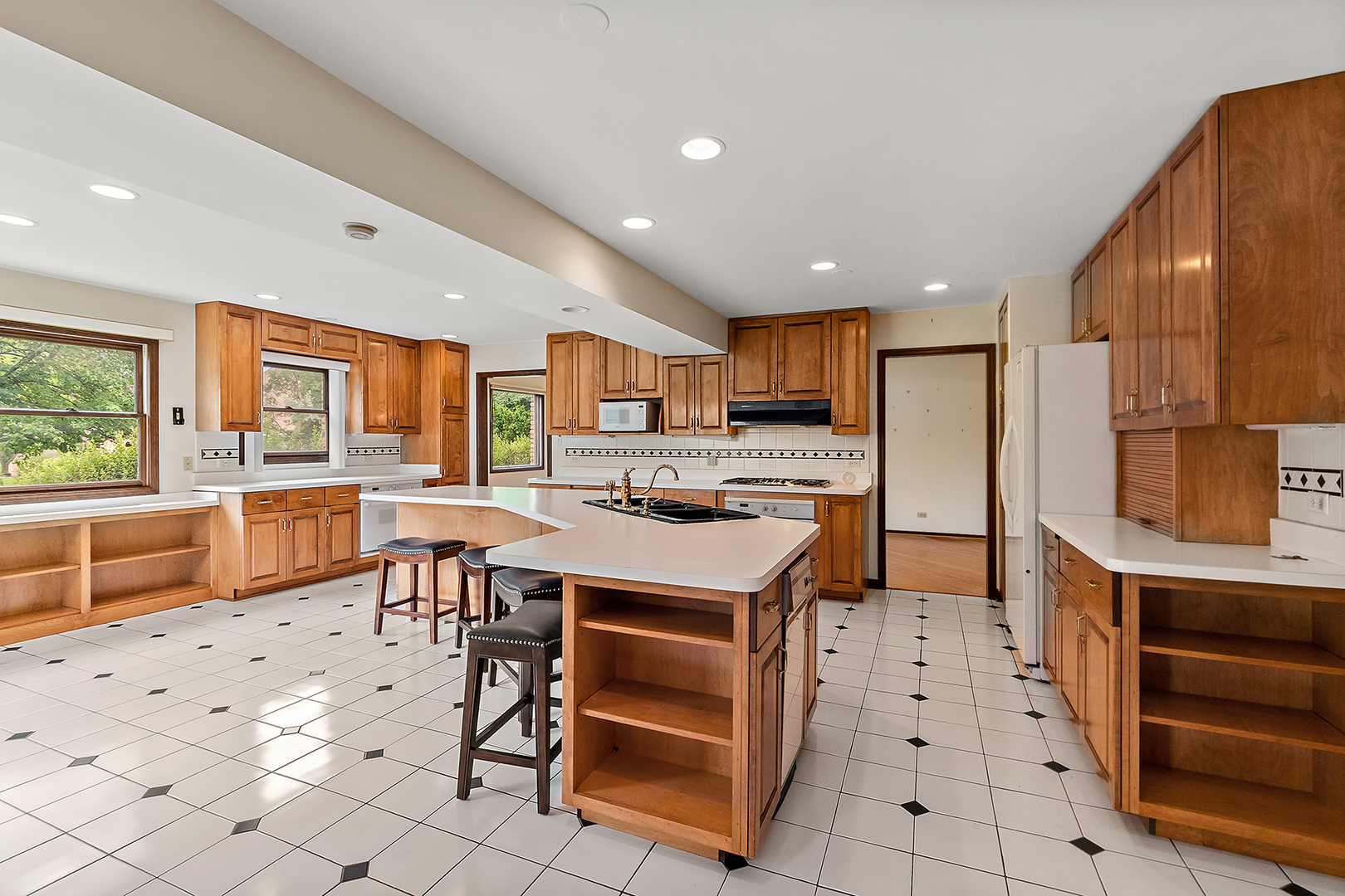 3018 Bonnie Brae Crescent