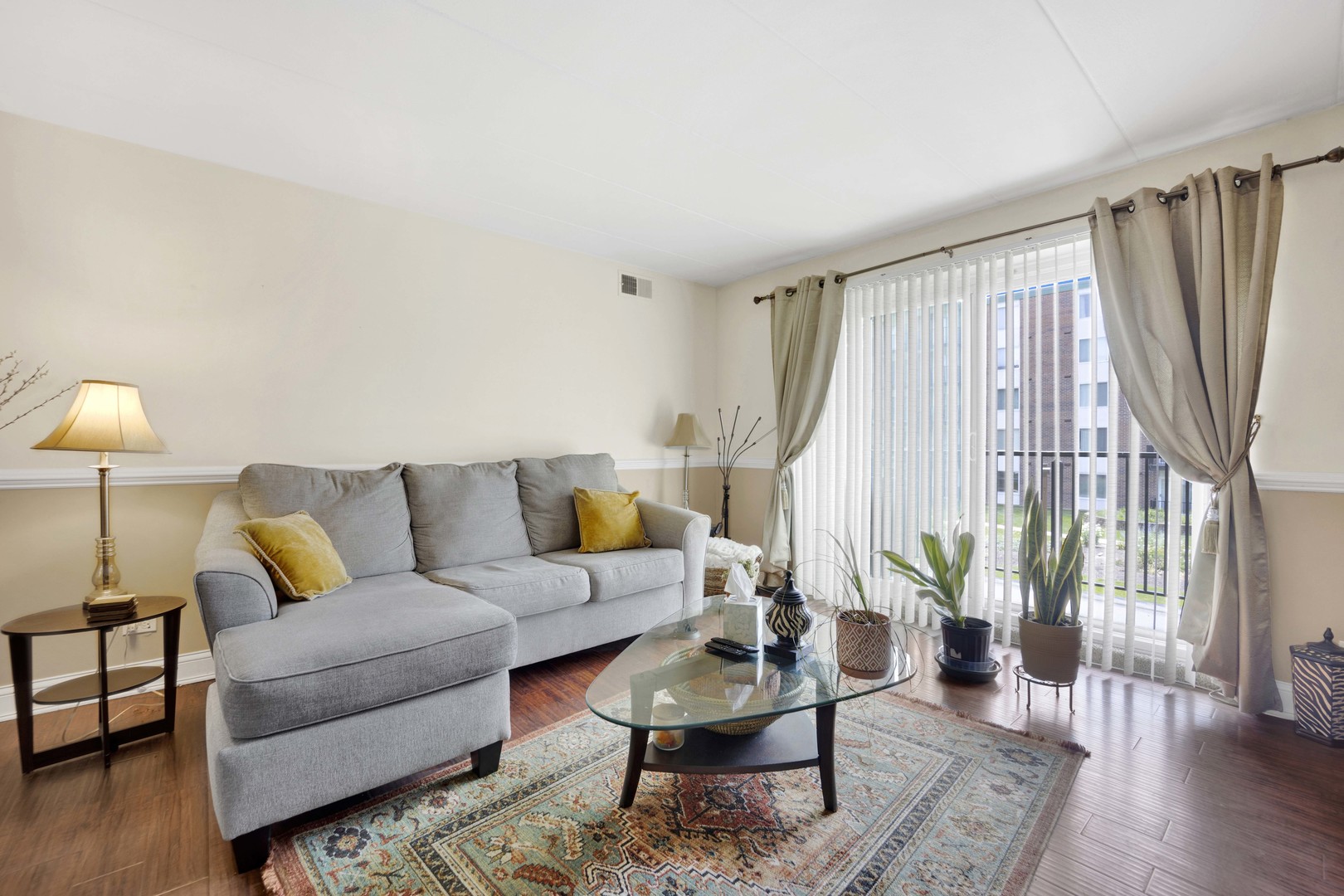 5S040 PEBBLEWOOD Lane Unit: E207