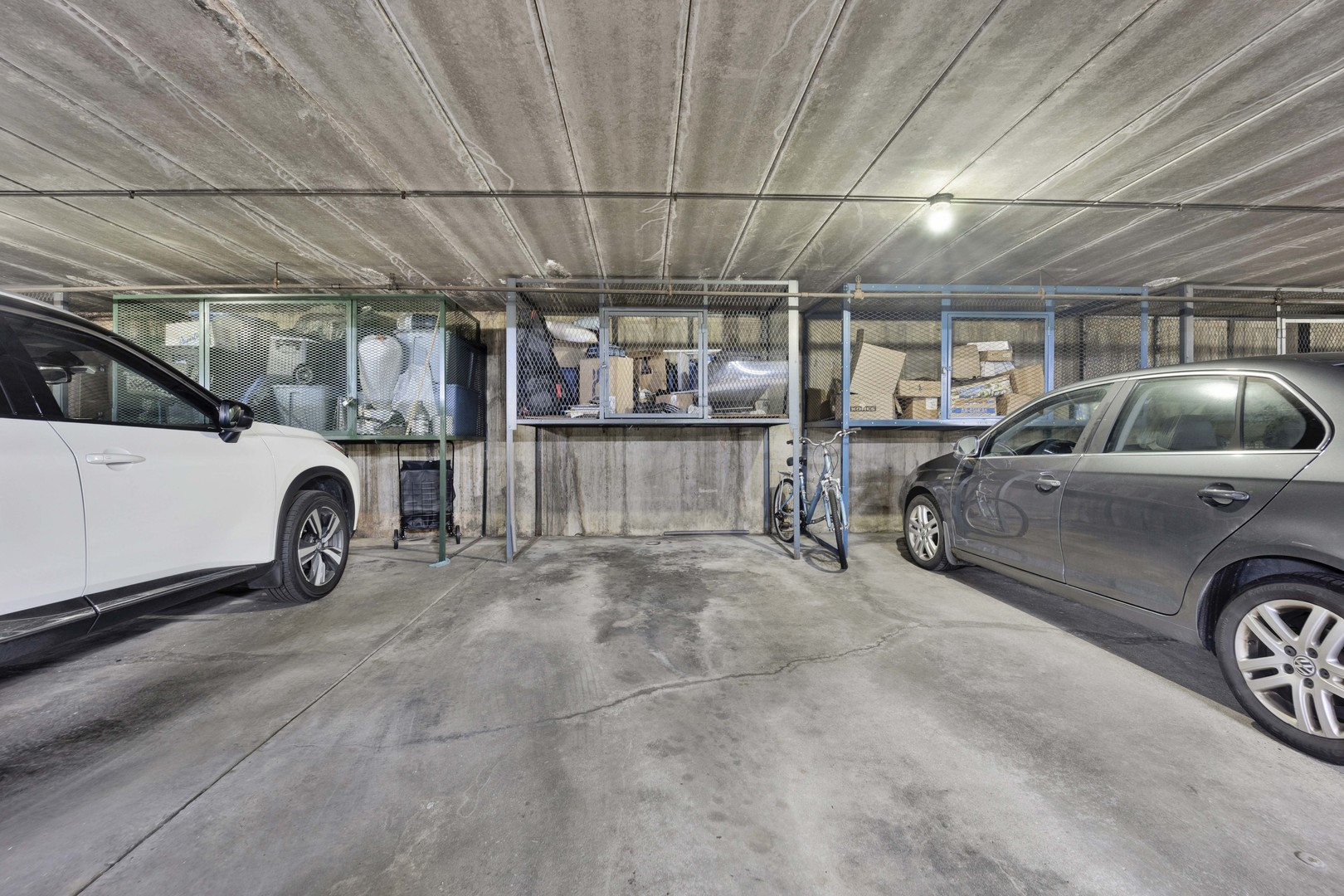 5S040 PEBBLEWOOD Lane Unit: E207