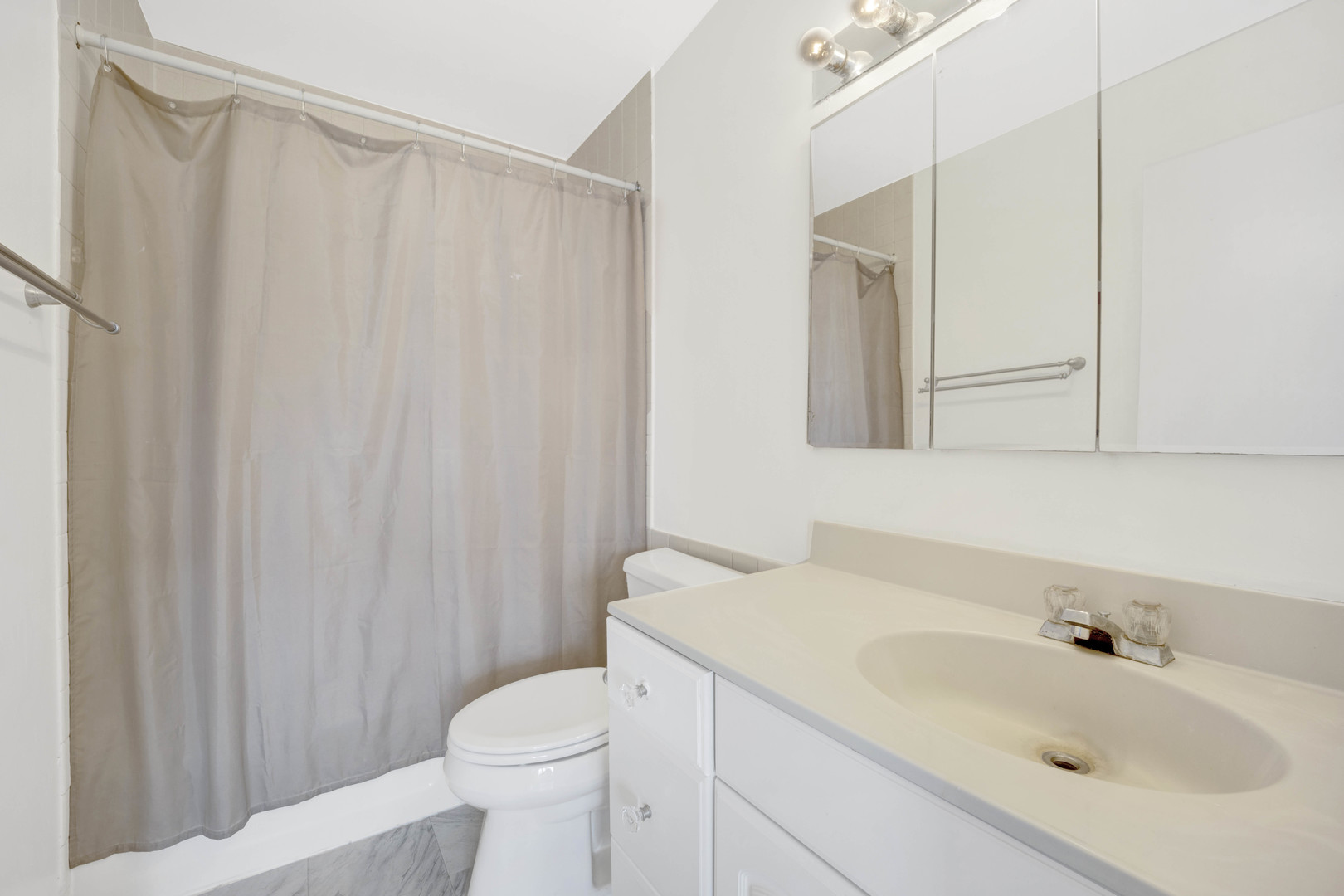 6171 N Sheridan Road Unit: 2409