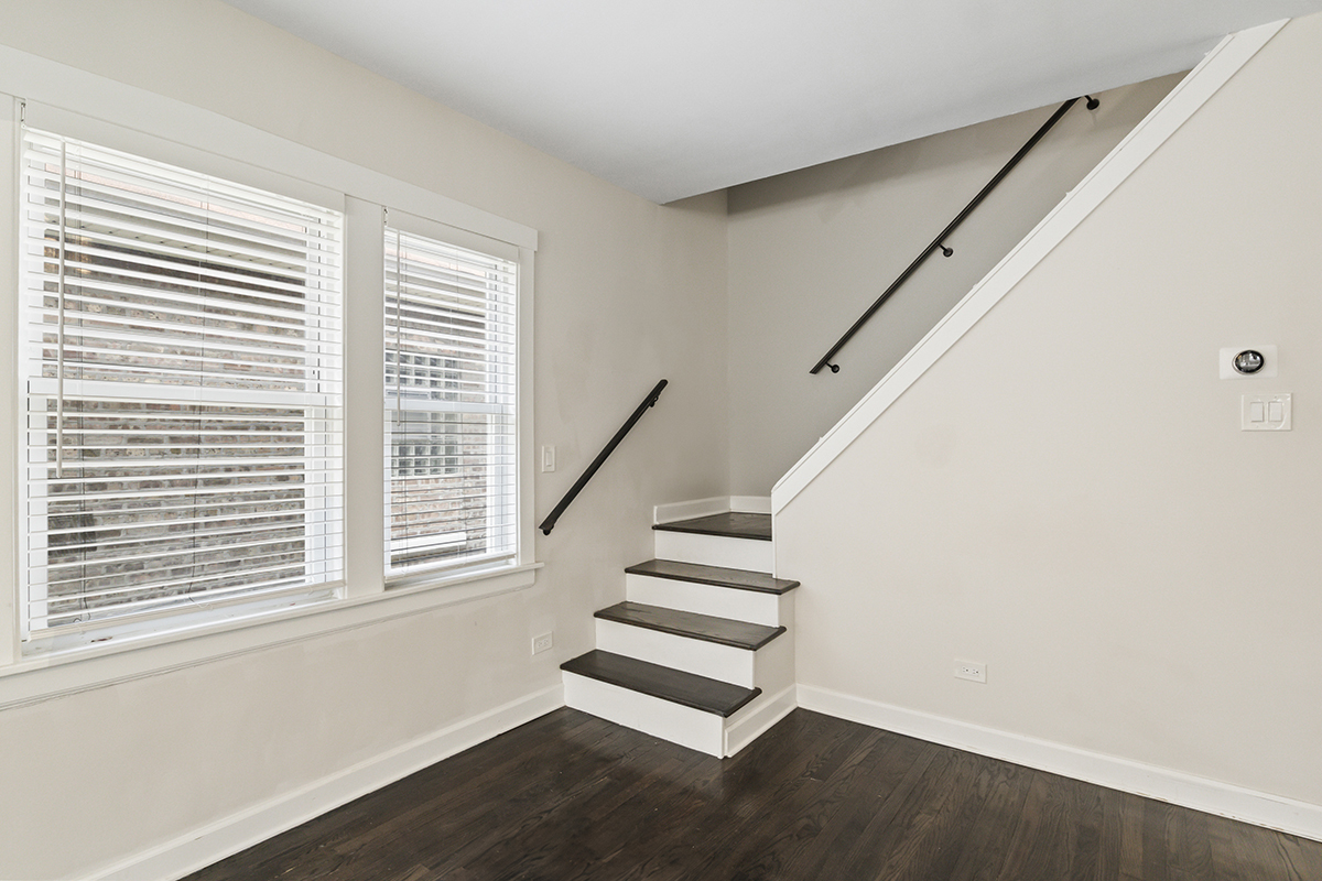 5106 W Nelson Street