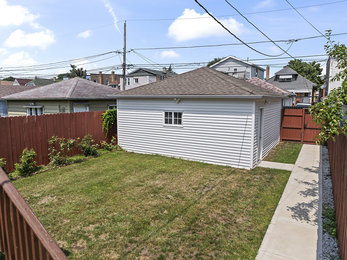 5106 W Nelson Street