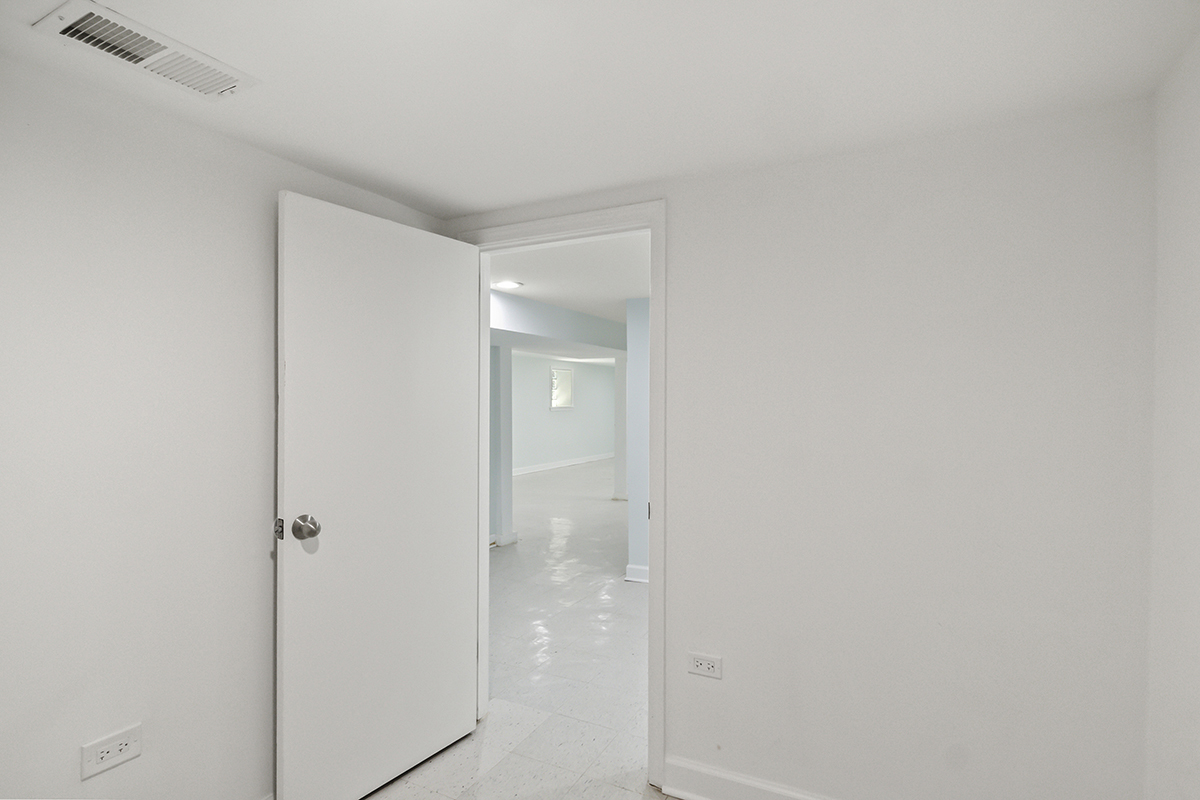 5106 W Nelson Street