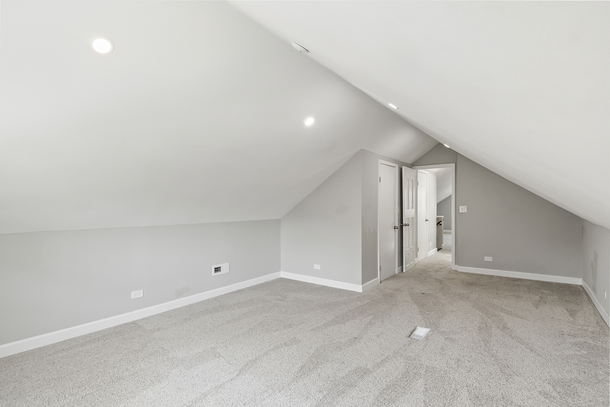 5106 W Nelson Street