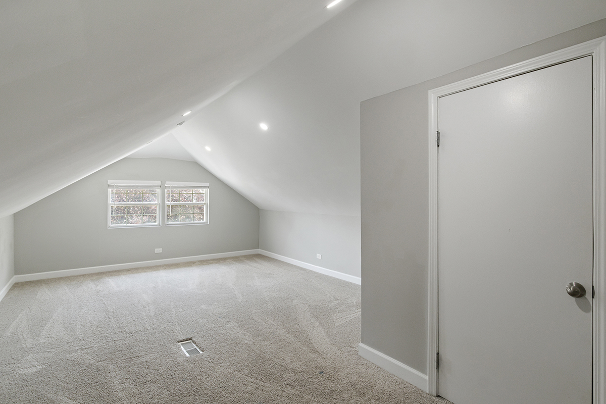 5106 W Nelson Street